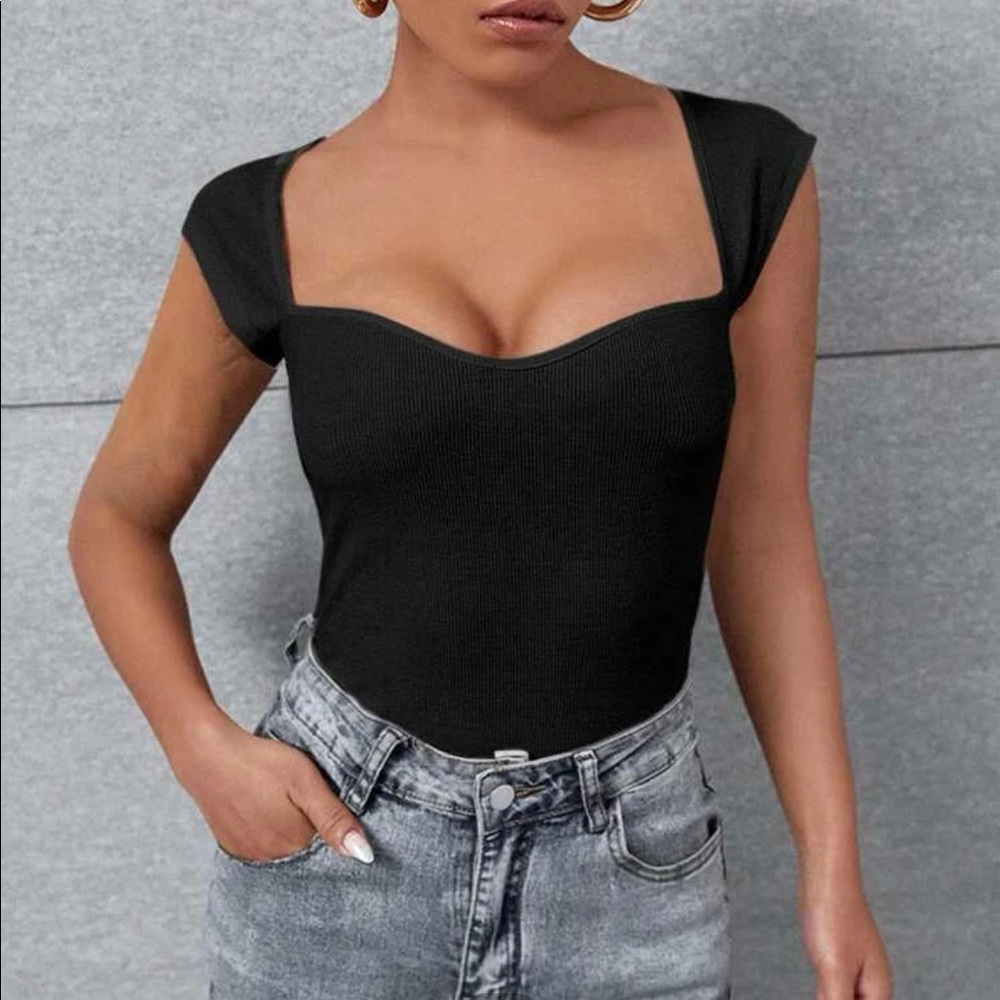 Sweetheart Neckline Ribbed Knit Tee